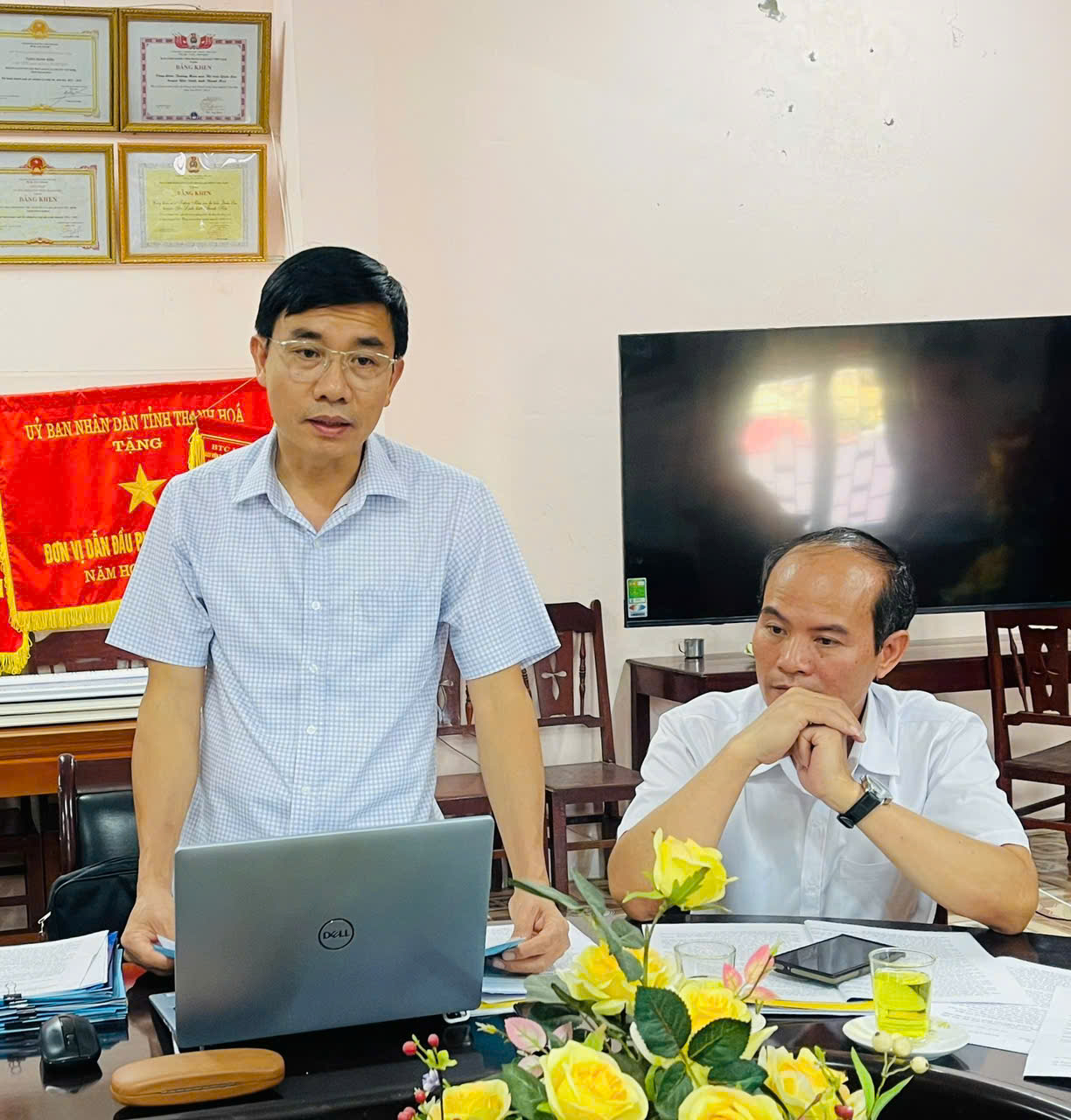 Anh-tin-bai